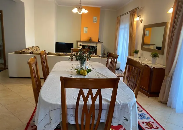 Thanasis House