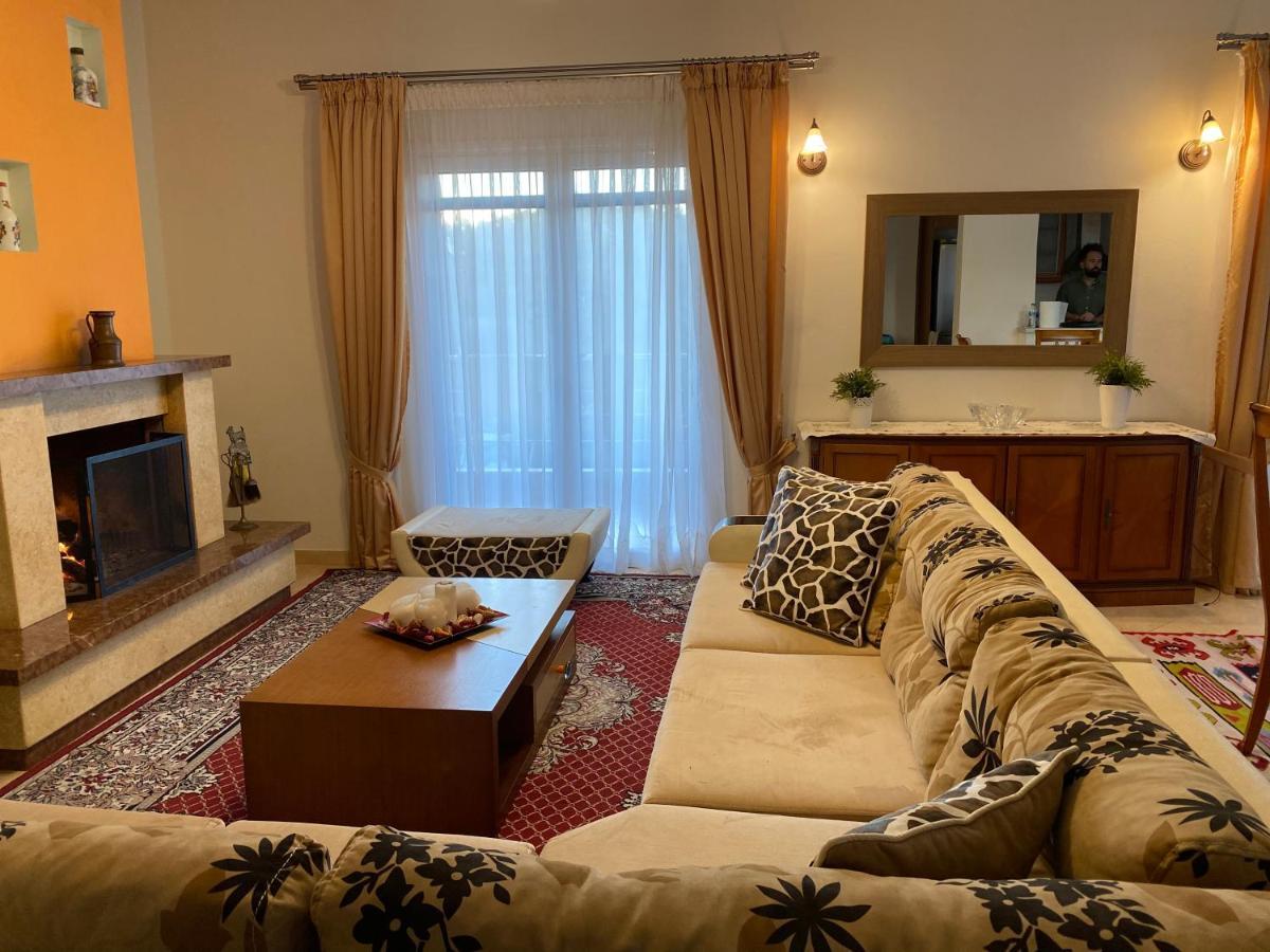 Thanasis House Apartment Himare