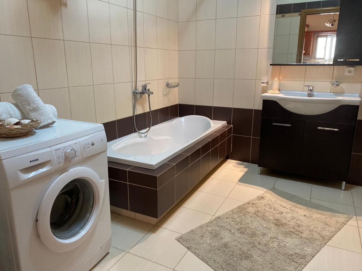 Thanasis House Apartment Himare